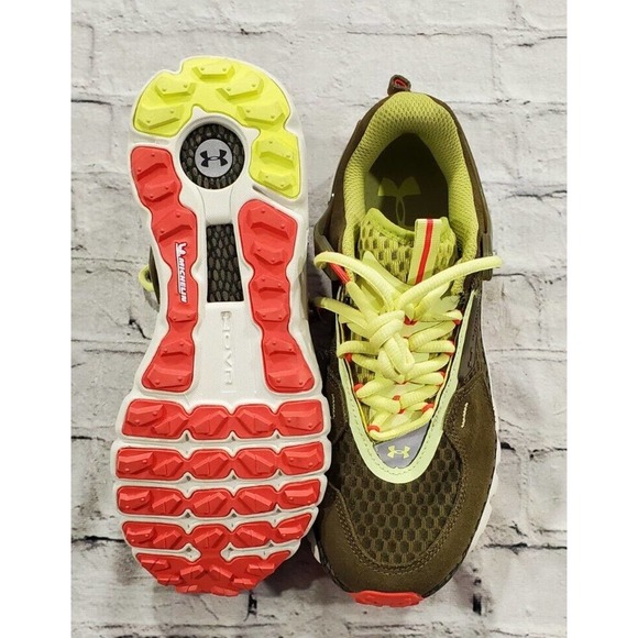 Under Armour Hovr Summit Green volt Green 3022579 301 MENS SIZE 6.5 WOMENS 8
